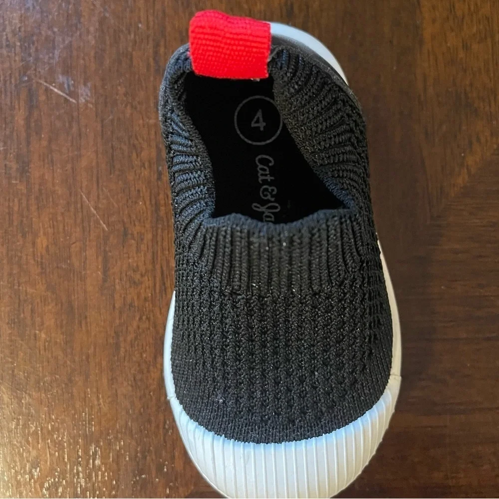 Cat & Jack | Toddler Swim Sneakers | Size 4 - Picture 2 of 6